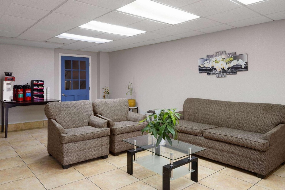 Days-Inn by Wyndham Montgomery I-85