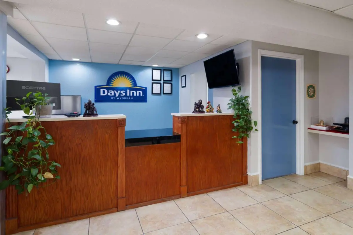 Days-Inn by Wyndham Montgomery I-85 4
