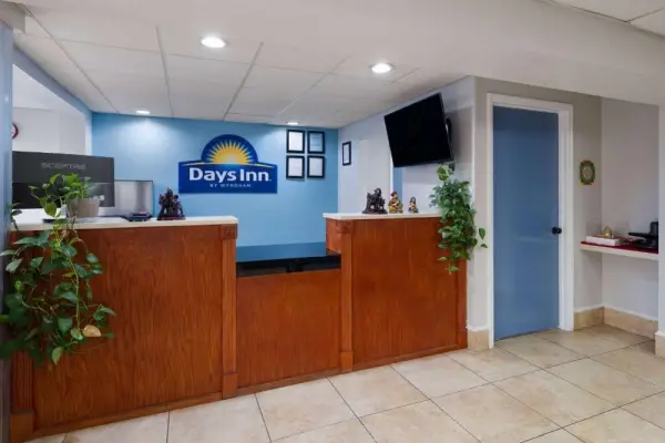 Days-Inn by Wyndham Montgomery I-85 4