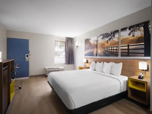 Days-Inn by Wyndham Montgomery I-85 8